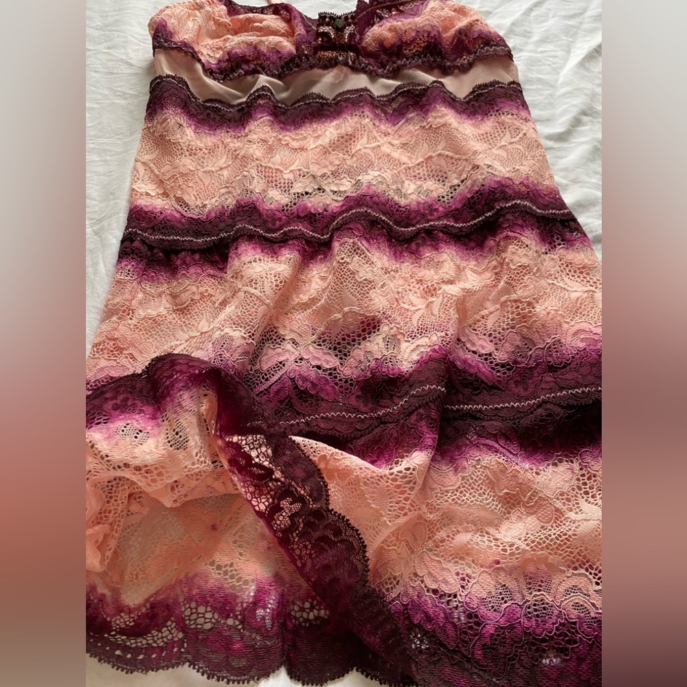 NWOT INTIMO SEXY LACE CHEMISE LOUNGEWEAR CAMISOLE NIGHTIE